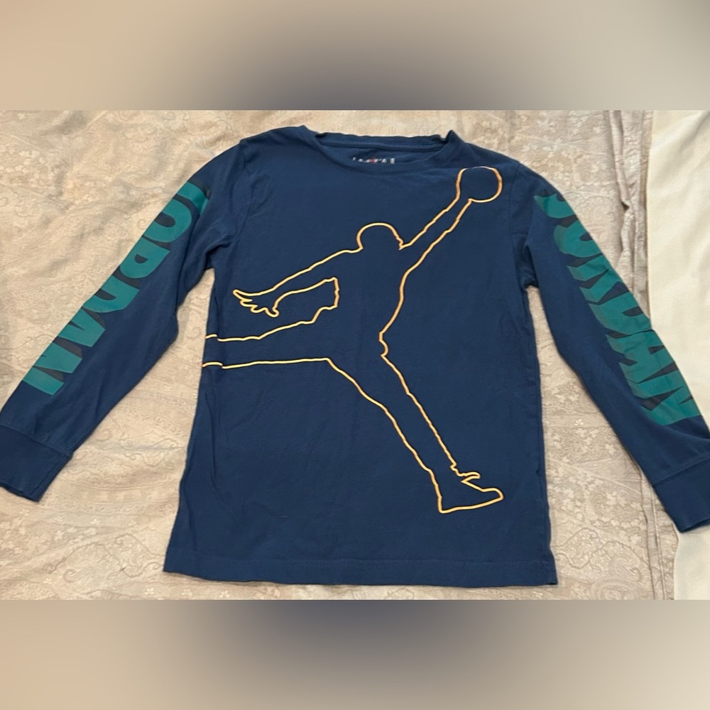 Boys Jordan long sleeve shirt